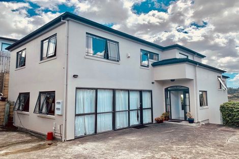 Photo of property in 2/890 East Coast Road, Northcross, Auckland, 0630