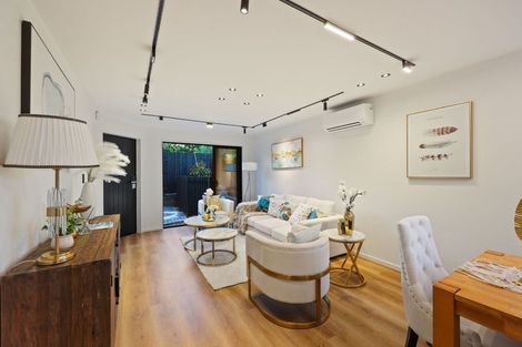 Photo of property in 15b Wilbur Place, Pakuranga Heights, Auckland, 2010