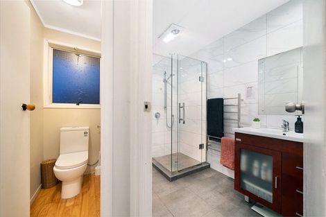 Photo of property in 86 Rosewarne Crescent, Glendene, Auckland, 0602