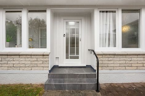 Photo of property in 35 Sandwich Road, St Andrews, Hamilton, 3200