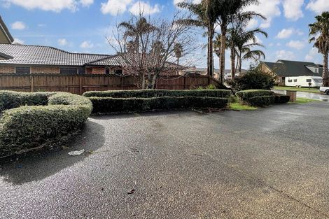 Photo of property in 35 Parkhaven Drive, Rosehill, Papakura, 2113