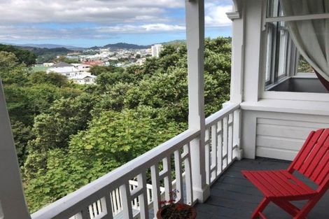 Photo of property in 33 Devon Street, Aro Valley, Wellington, 6021