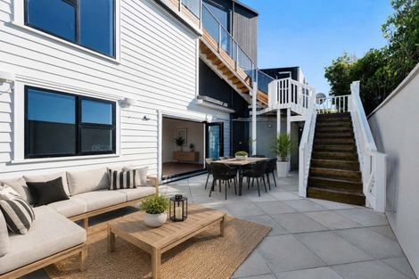 Photo of property in 4/25 Thane Road, Roseneath, Wellington, 6011