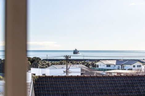 Photo of property in 21 Bayly Road, Moturoa, New Plymouth, 4310