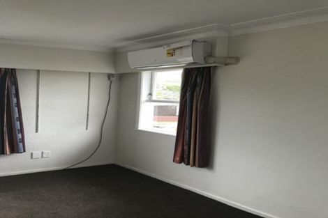 Photo of property in 19 Lyford Crescent, Sunnynook, Auckland, 0620