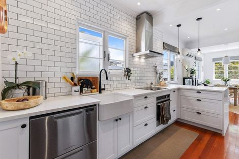 Photo of property in 63 Sylvia Road, Hillcrest, Auckland, 0627