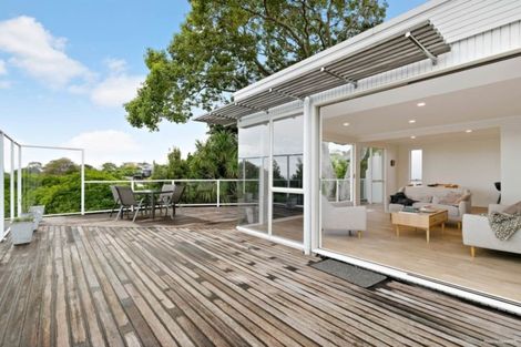 Photo of property in 27 Mcmillan Place, Mellons Bay, Auckland, 2014