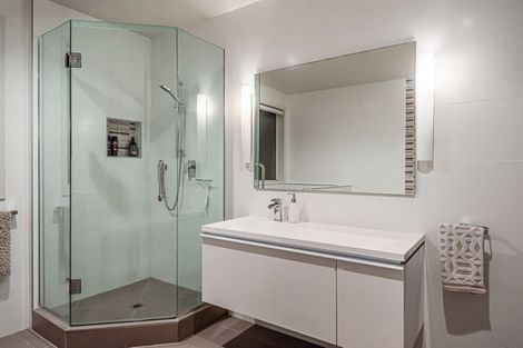 Photo of property in 2a Midway Avenue, Castor Bay, Auckland, 0620