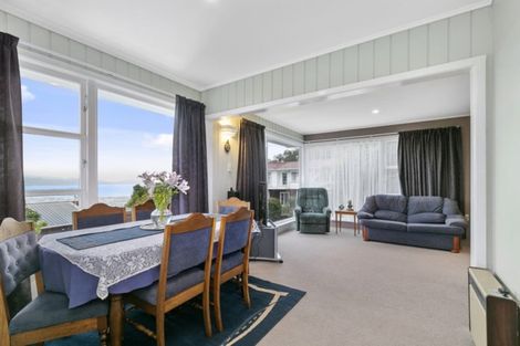 Photo of property in 1/94 Dowse Drive, Maungaraki, Lower Hutt, 5010