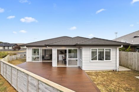 Photo of property in 13 O Ruamano Crescent, Pukekohe, 2120
