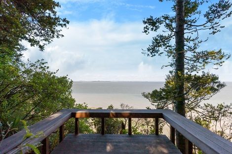 Photo of property in 34 Arapito Road, Titirangi, Auckland, 0604