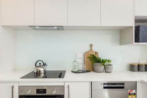 Photo of property in 11/2 Moor Avenue, Te Atatu Peninsula, Auckland, 0610