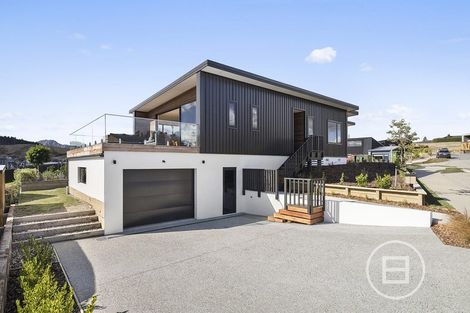 Photo of property in 18 Scurr Terrace, Wanaka, 9305