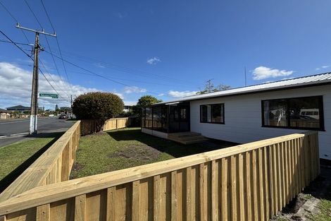Photo of property in 2a Nukumea Common, Orewa, 0931