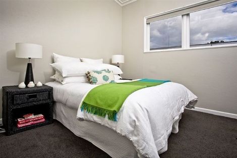 Photo of property in 1/41 Shakespeare Road, Milford, Auckland, 0620
