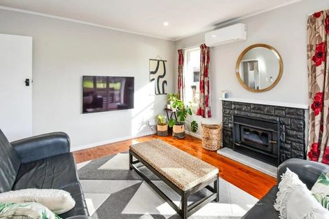 Photo of property in 31 Gossamer Drive, Pakuranga Heights, Auckland, 2010