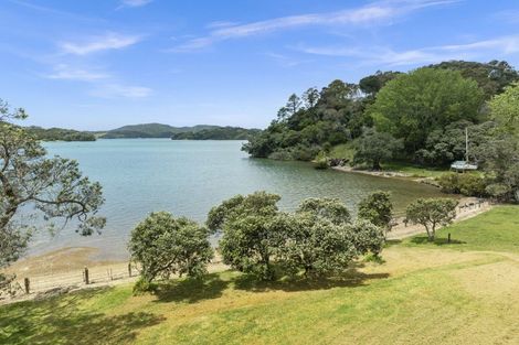 Photo of property in 130 Whangaruru Wharf Road, Whangaruru, Russell, 0184