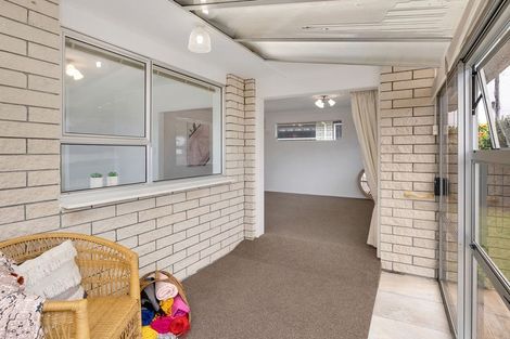 Photo of property in 1/4 French Street, Moturoa, New Plymouth, 4310