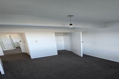 Photo of property in 10 Middlesex Place, Northland, Wellington, 6012