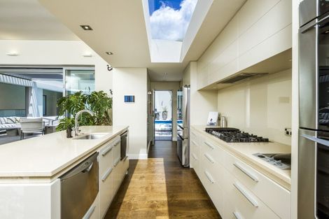 Photo of property in 15 Lake View Road, Takapuna, Auckland, 0622