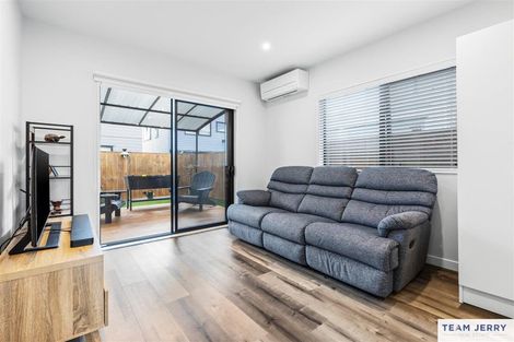 Photo of property in 47 Whare Kauri Road, Papakura, 2110