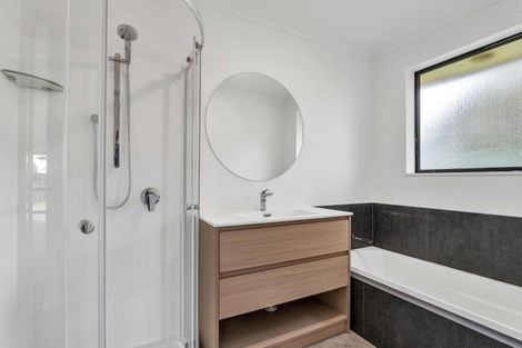 Photo of property in 40 Rona Road, Brixton, Waitara, 4382