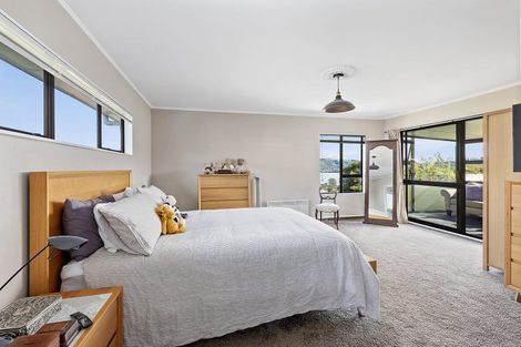 Photo of property in 32 Kinloch Place, Papakowhai, Porirua, 5024