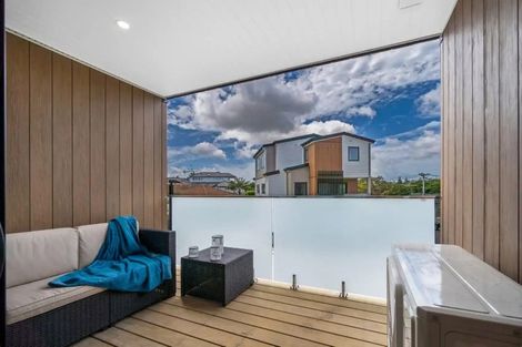 Photo of property in 4/25 Griffen Park Road, Mount Roskill, Auckland, 1041