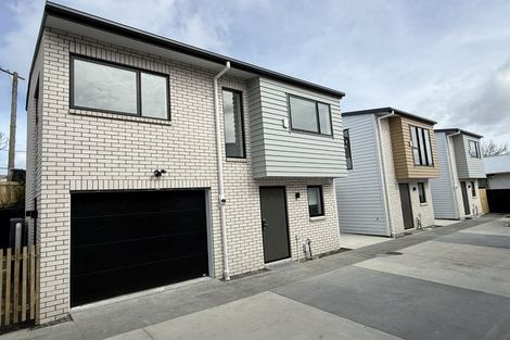 Photo of property in 2/7 Peverill Crescent, Papatoetoe, Auckland, 2025