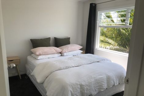 Photo of property in 116 Pupuke Road, Hillcrest, Auckland, 0627