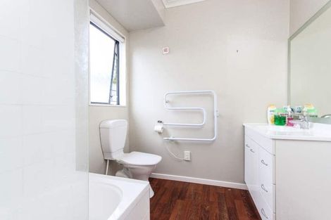 Photo of property in 11 Karepo Crescent, Ranui, Auckland, 0612