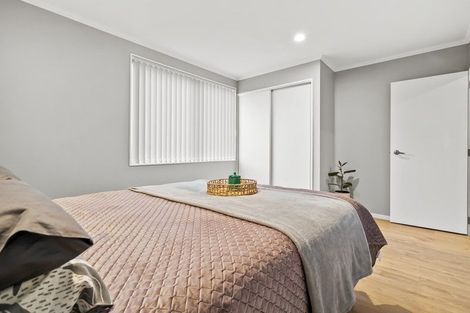 Photo of property in 6 Phar Lap Crescent, Takanini, 2112