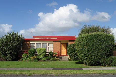 Photo of property in 8 Luton Avenue, Sunnyhills, Auckland, 2010