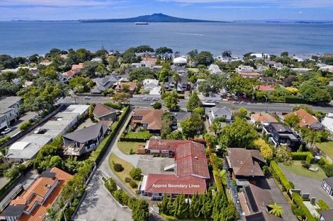 Photo of property in 2/240 Hurstmere Road, Takapuna, Auckland, 0622