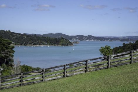 Photo of property in 35a Te Akau Drive, Russell, 0272