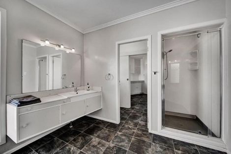 Photo of property in 161 South Road, Hawera, 4610