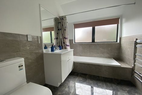 Photo of property in 208 Botany Road, Botany Downs, Auckland, 2010