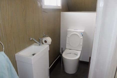 Photo of property in 5 Sullivan Avenue, Mangere Bridge, Auckland, 2022