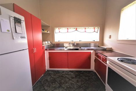 Photo of property in 3 Alexandra Street, Dannevirke, 4930