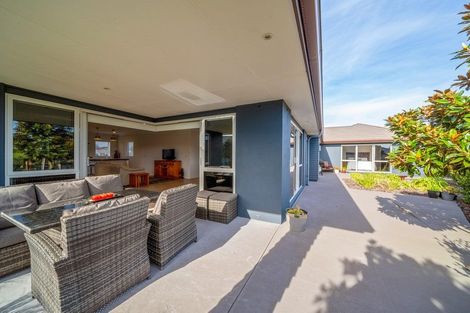 Photo of property in 53 Links Drive, Waiwhakaiho, New Plymouth, 4312