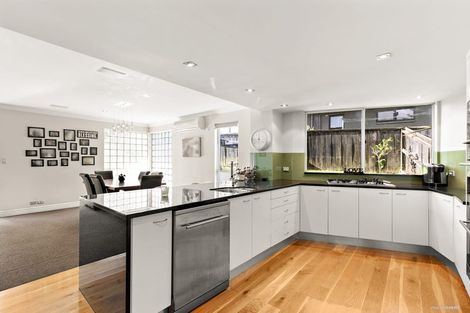 Photo of property in 8a Oteha Valley Road, Northcross, Auckland, 0632