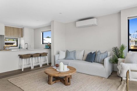 Photo of property in 2/32 Hammersley Avenue, Shirley, Christchurch, 8013