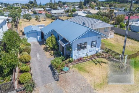 Photo of property in 6 Ruanui Street, Himatangi Beach, Foxton, 4891