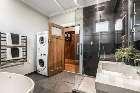 Photo of property in 5 Keystone Avenue, Mount Roskill, Auckland, 1041