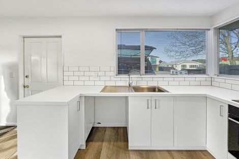 Photo of property in 3/2 Broadbent Street, Riccarton, Christchurch, 8041