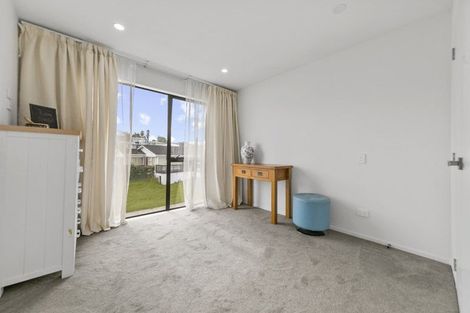 Photo of property in 7/27 Carole Crescent, Pakuranga, Auckland, 2010