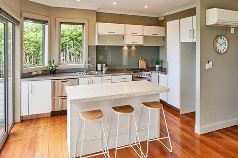 Photo of property in 45 Howard Road, Point Howard, Lower Hutt, 5013