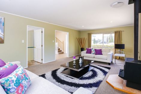 Photo of property in 8 Woodfern Crescent, Titirangi, Auckland, 0604