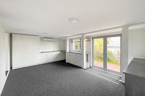 Photo of property in 28 Lewisham Street, Highland Park, Auckland, 2010