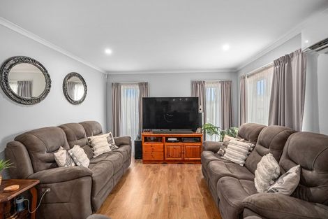 Photo of property in 5 Minerva Avenue, Helensville, 0800